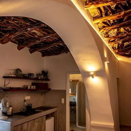 Mikro.kastro Kalotaritissa In Chora * Amorgos