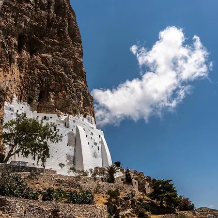 Mikro.kastro Kalotaritissa In Chora