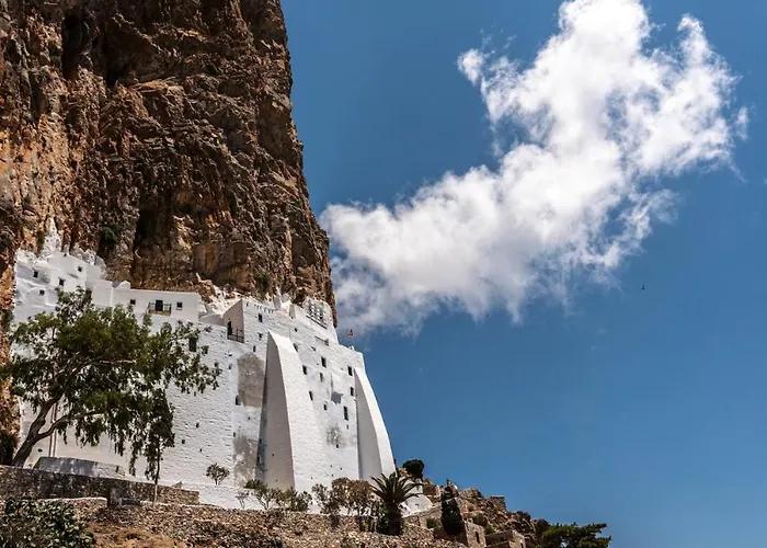 Mikro.kastro Kalotaritissa In Chora