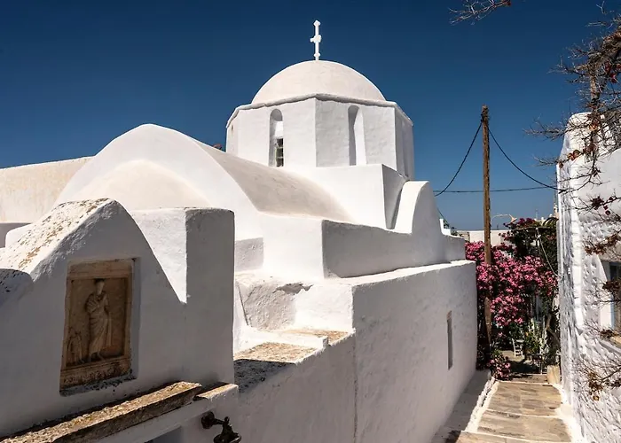 Mikro.kastro Kalotaritissa In Chora