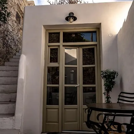 Mikro.kastro Kalotaritissa In Chora 아모르고스