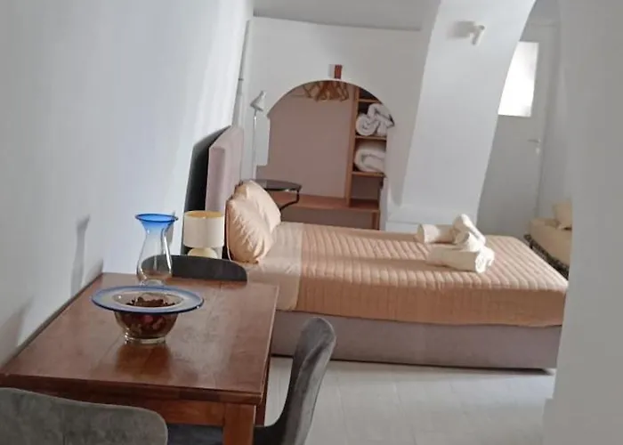 Апартаменты Mikro.kastro Kalotaritissa In Chora